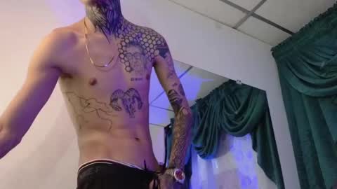 stuart_boy_ online show from December 29, 8:44 am