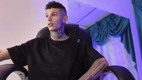stuart_boy_ online show from December 31, 3:12 am