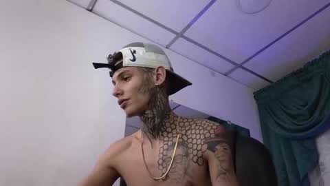 stuart_boy_ online show from January 6, 6:14 am