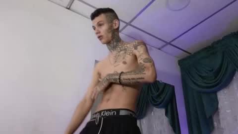 stuart_boy_ online show from January 13, 5:01 am