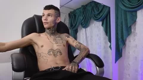 stuart_boy_ online show from January 13, 8:05 am