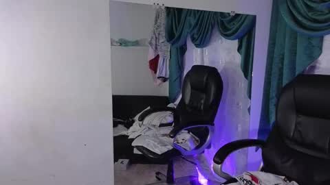 stuart_boy_ online show from January 14, 6:24 am
