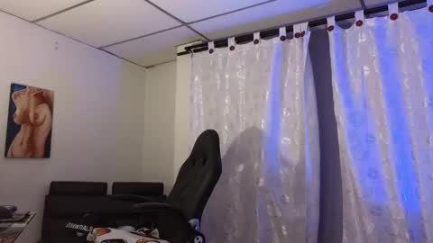 stuart_boy_ online show from January 18, 3:53 am