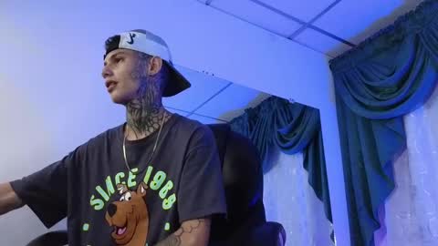 stuart_boy_ online show from January 18, 6:56 am