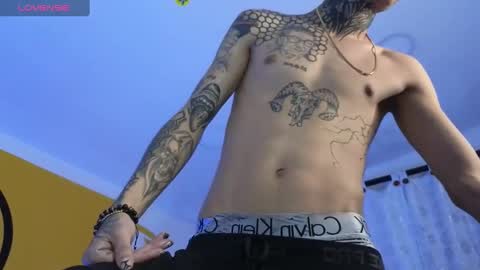stuart_boy_ online show from February 3, 6:24 am
