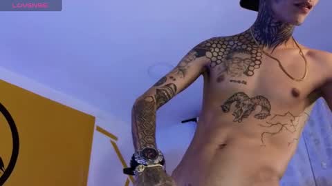 stuart_boy_ online show from February 5, 11:06 pm