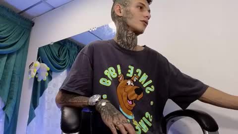 stuart_boy_ online show from February 13, 2:45 am