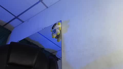 stuart_boy_ online show from February 23, 7:55 am