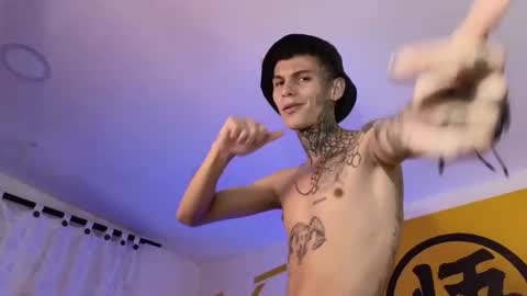 stuart_boy_ online show from February 26, 11:04 pm