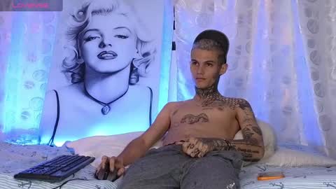 stuart_boy_ online show from March 8, 2:08 pm