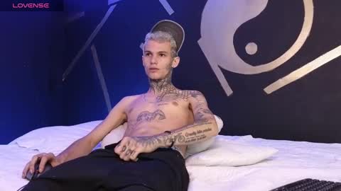 stuart_boy_ online show from March 9, 3:01 am