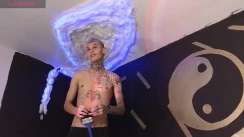 stuart_boy_ online show from March 11, 12:54 am