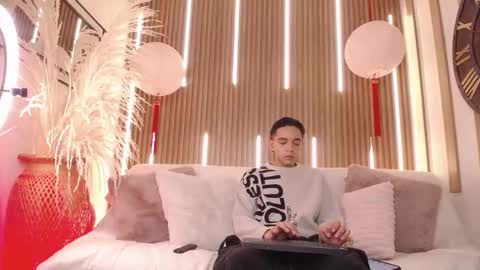 STUART online show from January 31, 9:02 pm