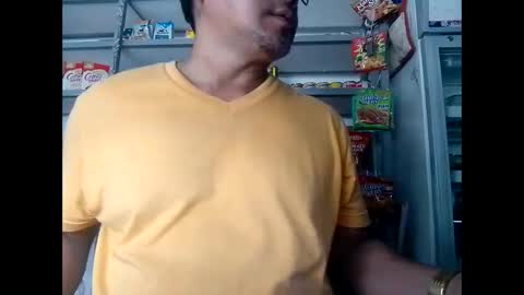 Snapshot of stud45xx chatting on February 25, 2:14 am Val online show from February 25, 2:14 am