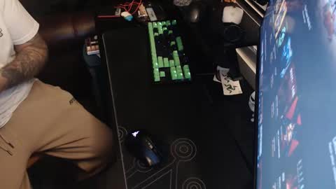 Snapshot of stud69861714 chatting on October 18, 8:15 am stud69861714 online show from October 18, 8:15 am