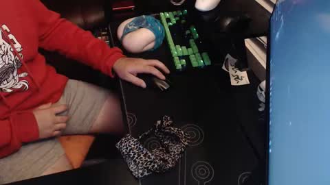 Snapshot of stud69861714 chatting on October 27, 7:34 am stud69861714 online show from October 27, 7:34 am