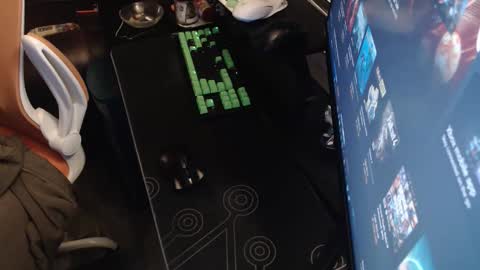 Snapshot of stud69861714 chatting on February 21, 8:15 am stud69861714 online show from February 21, 8:15 am