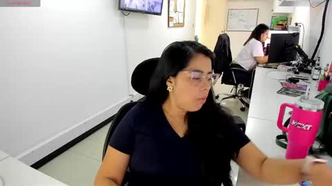 Snapshot of studcb_ chatting on June 3, 5:18 pm studcb_ online show from June 3, 5:18 pm