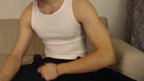 Stud From Paris online show from February 27, 5:04 pm