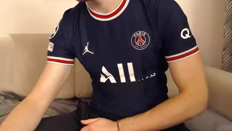 Snapshot of studfromparis chatting on February 15, 5:09 pm Stud From Paris online show from February 15, 5:09 pm