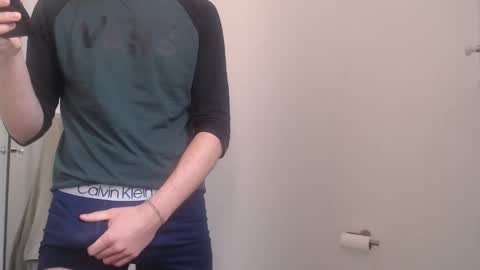 Snapshot of studfromparis chatting on April 20, 8:50 am Stud From Paris online show from April 20, 8:50 am