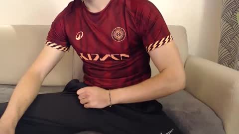 Snapshot of studfromparis chatting on April 21, 8:12 pm Stud From Paris online show from April 21, 8:12 pm