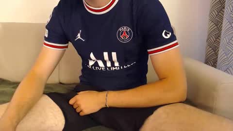 Snapshot of studfromparis chatting on May 30, 11:07 am Stud From Paris online show from May 30, 11:07 am
