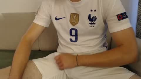 Snapshot of studfromparis chatting on June 17, 11:45 am Stud From Paris online show from June 17, 11:45 am