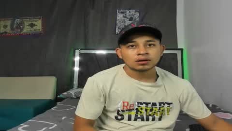 Snapshot of studioswebc chatting on September 23, 7:44 am ED online show from September 23, 7:44 am