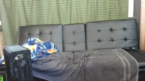 Snapshot of studiowahines chatting on January 12, 4:01 pm StudioWahines online show from January 12, 4:01 pm