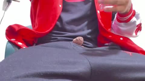 Snapshot of studmarkos chatting on December 27, 1:22 am mark online show from December 27, 1:22 am