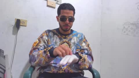 Snapshot of studmarkos chatting on January 19, 11:01 am mark online show from January 19, 11:01 am