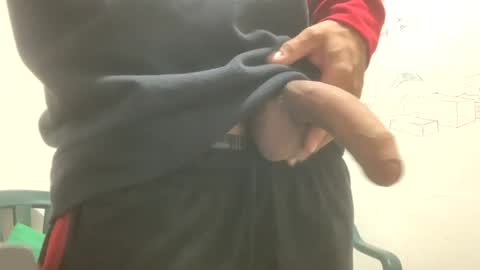 Snapshot of studmarkos chatting on February 7, 12:17 pm mark online show from February 7, 12:17 pm