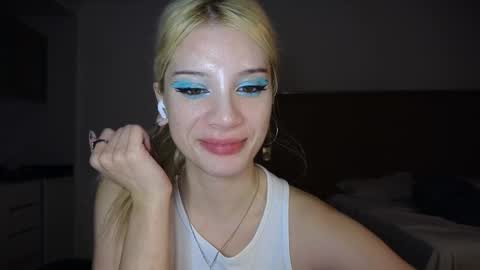 Sofa online show from March 13, 11:44 pm