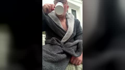 Snapshot of stumpyj2266 chatting on April 18, 5:22 am stumpyj2266 online show from April 18, 5:22 am