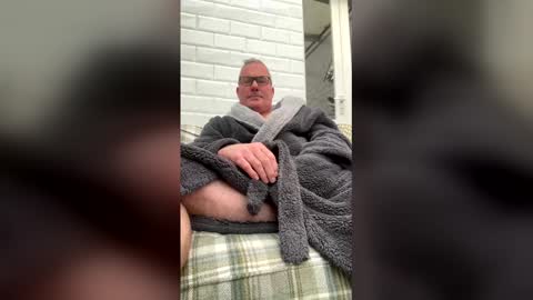 Snapshot of stumpyj2266 chatting on April 27, 5:38 am stumpyj2266 online show from April 27, 5:38 am