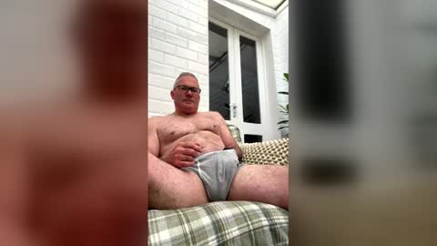 Snapshot of stumpyj2266 chatting on April 29, 5:33 am stumpyj2266 online show from April 29, 5:33 am