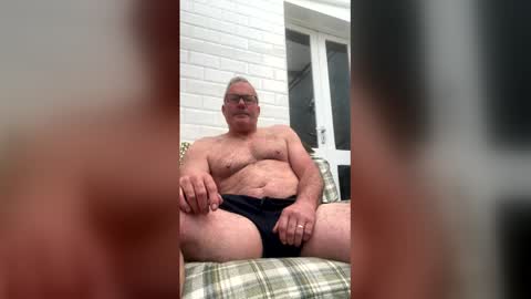 Snapshot of stumpyj2266 chatting on May 11, 5:35 am stumpyj2266 online show from May 11, 5:35 am