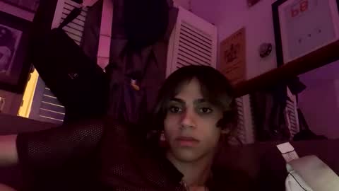 Snapshot of stxllaxcx chatting on April 5, 9:23 pm stxllaxcx online show from April 5, 9:23 pm