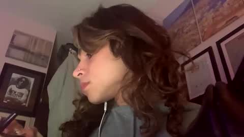 Snapshot of stxllaxcx chatting on April 9, 3:39 pm stxllaxcx online show from April 9, 3:39 pm