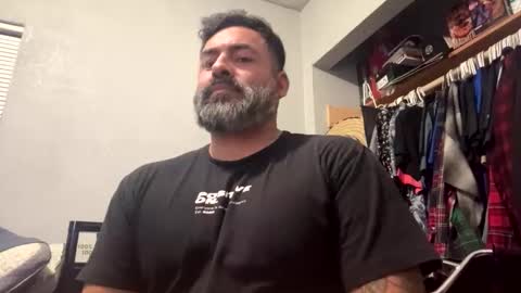 Snapshot of suavecito67 chatting on October 31, 1:50 am suavecito67 online show from October 31, 1:50 am