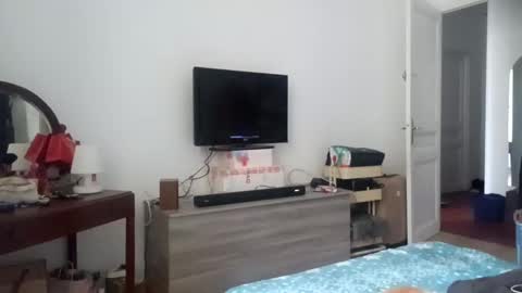 Snapshot of subassslut chatting on January 11, 10:29 am Tom online show from January 11, 10:29 am