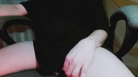 Snapshot of subfembo chatting on February 18, 1:10 am Sub Femboy online show from February 18, 1:10 am