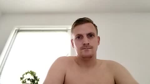 Snapshot of subforserve chatting on October 3, 11:18 am subforserve online show from October 3, 11:18 am