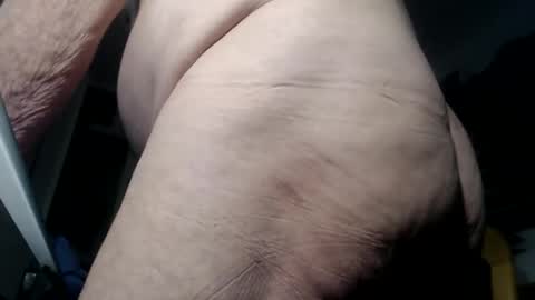 Snapshot of subibuns chatting on November 20, 11:37 pm Marcel online show from November 20, 11:37 pm