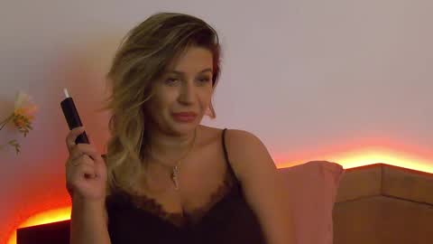 Snapshot of sublimecarla chatting on May 6, 12:08 am Carla online show from May 6, 12:08 am