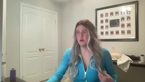 Sissy Isabella online show from May 22, 7:37 am