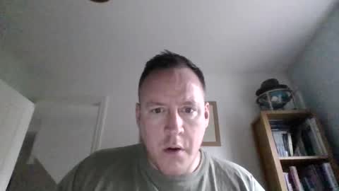 Snapshot of subpig84 chatting on April 1, 5:21 pm Sub Male online show from April 1, 5:21 pm