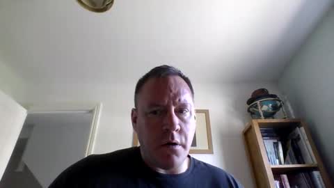 Snapshot of subpig84 chatting on April 6, 11:11 am Sub Male online show from April 6, 11:11 am