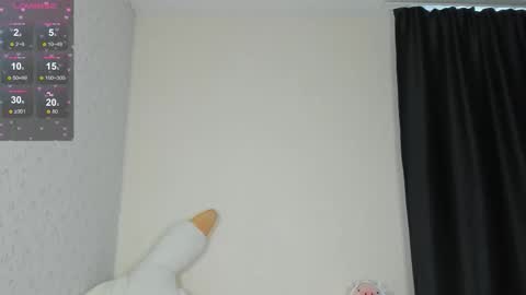 Chloe online show from October 13, 1:00 pm